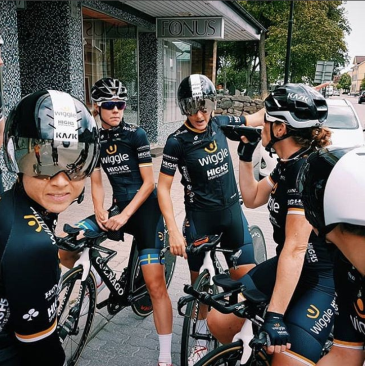wiggle professional cycling team wearing custom champion system jerseys and bib shorts